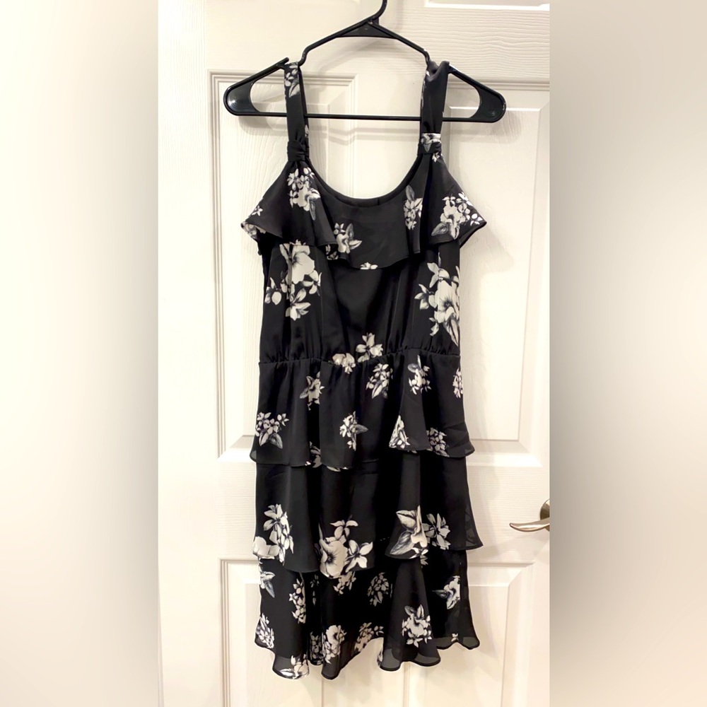 White House Black Market NWT black and white floral ruffled dress